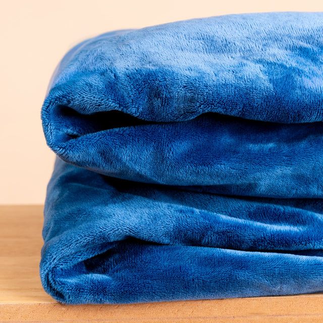 Gewichtsdecke 15 kg - 240x220 cm + Bezug Dunkelblau Minky