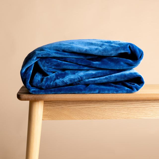 Gewichtsdecke 15 kg - 240x220 cm + Bezug Dunkelblau Minky