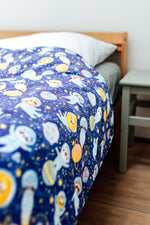 novaline-verzwaringsdeken-met-hoes-minky-astronout-closeup-1.JPG
